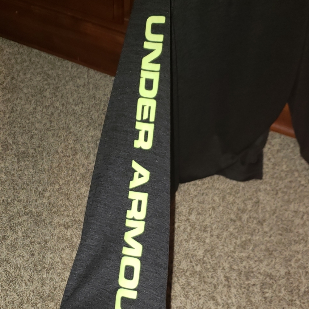 UA Pullover/Jacket - Picture 3 of 3